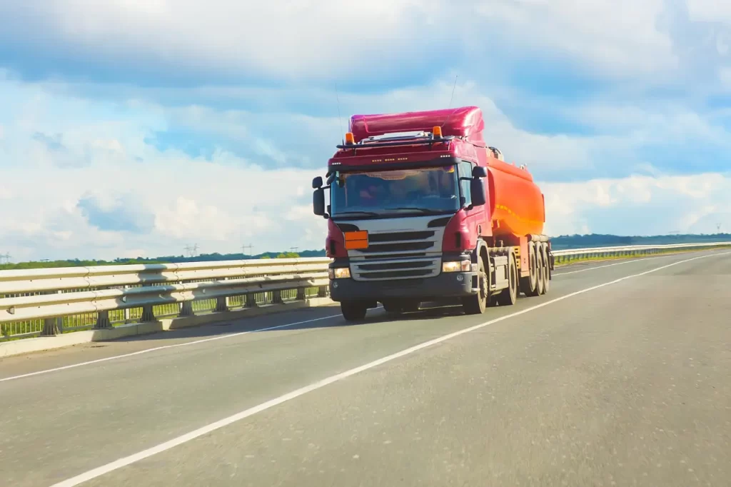Servicios de logística y transporte terrestre